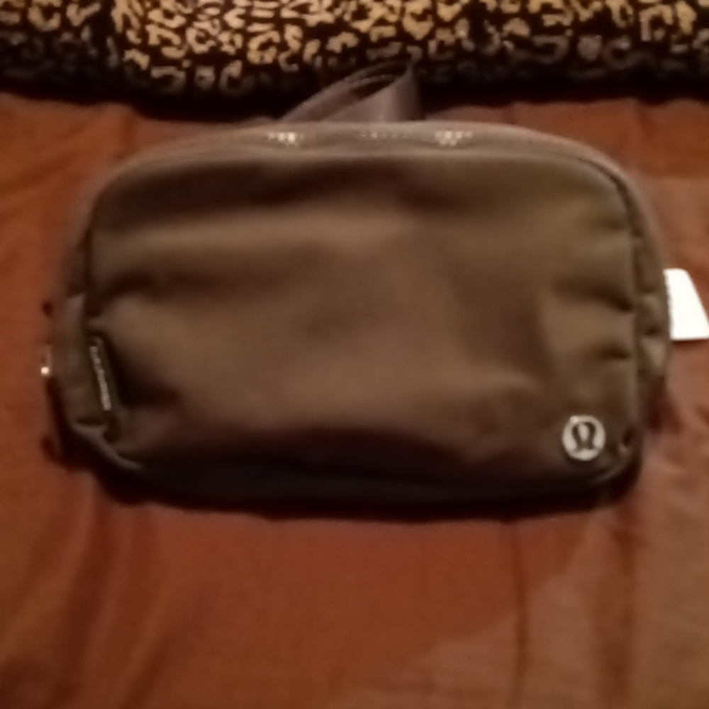 Lululemon Everywhere Belt Bag